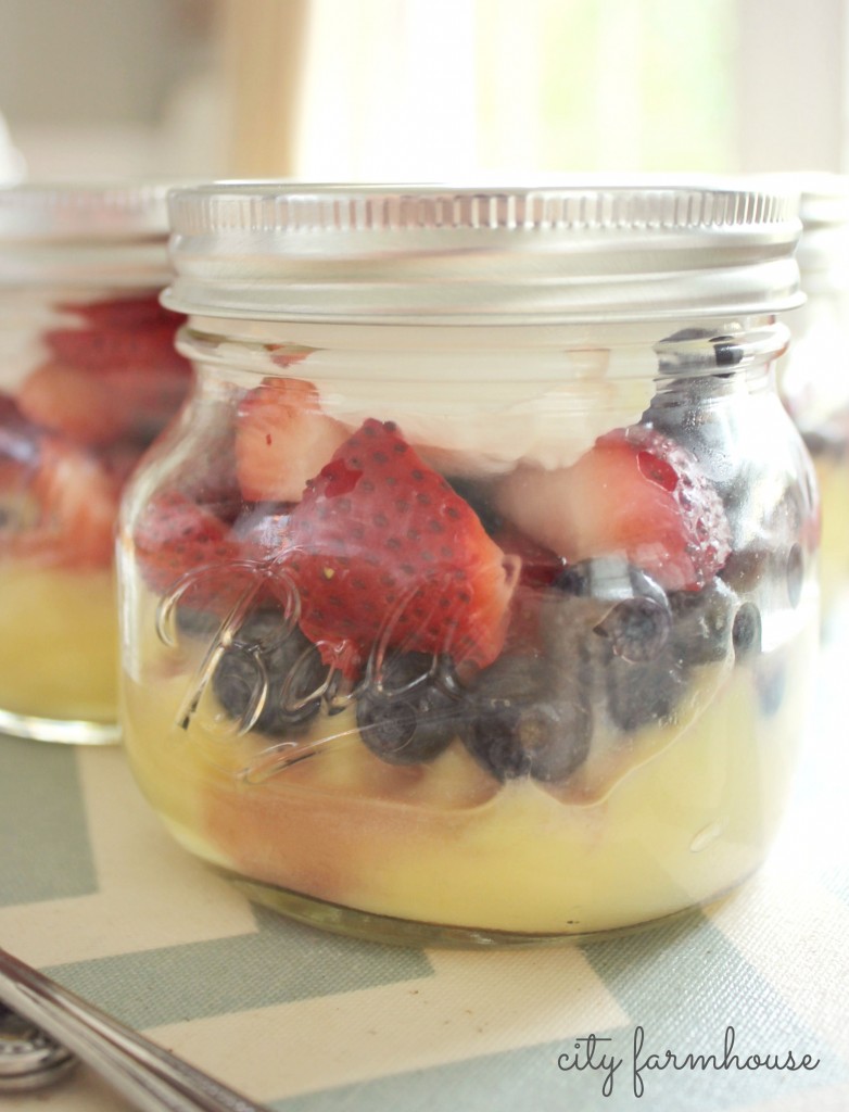 Mason Jar Berry Shortcake-10 Minute-Easy!2