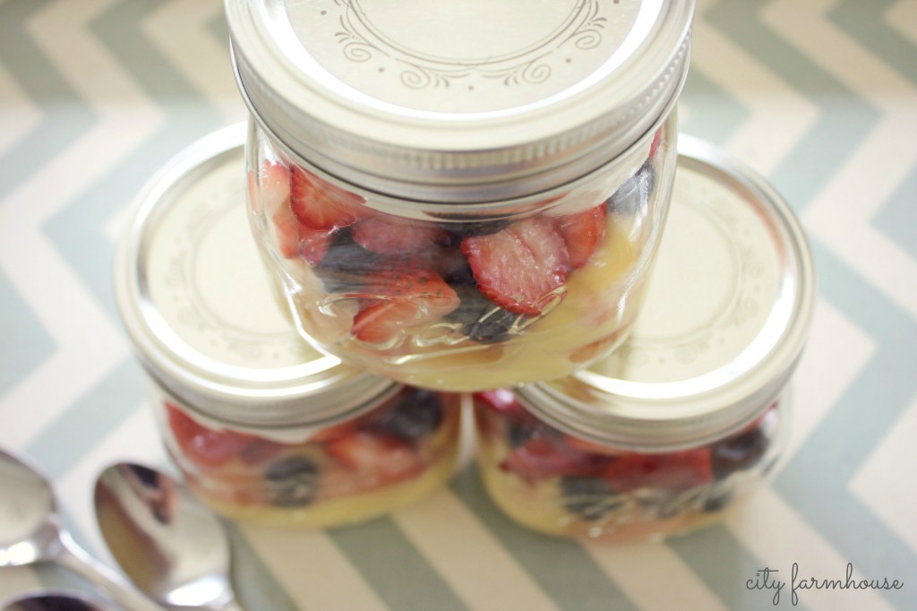 Mason Jar Berry Shortcake-10 Minute-Great For Entertaining2