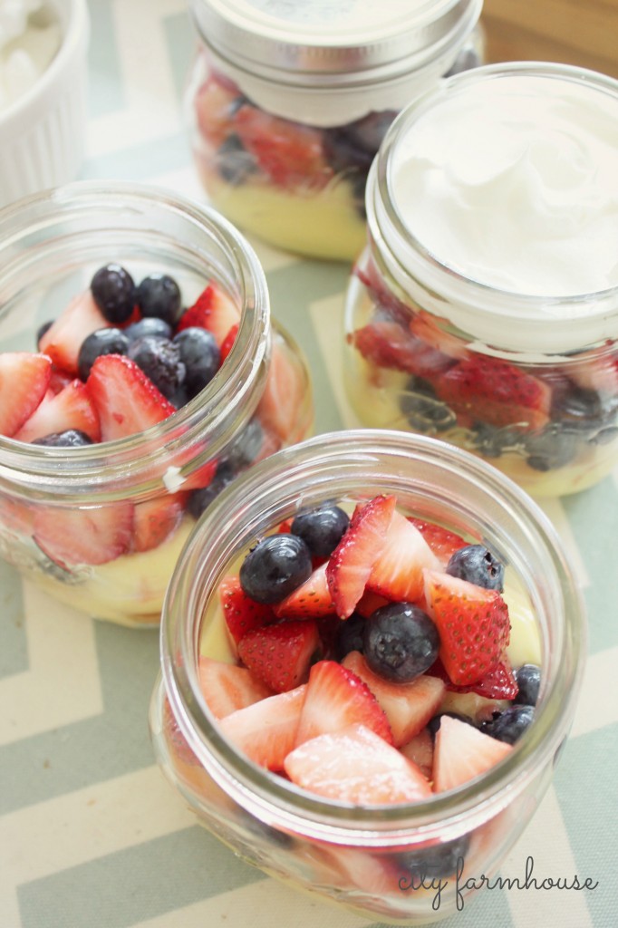 Mason Jar Berry Shortcake2