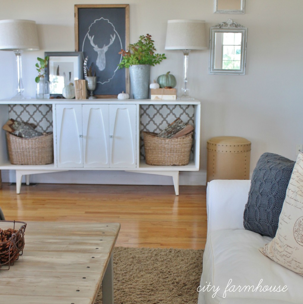 City Farmhouse THrifty & Simple Fall Vignette-cozy textures & fresh fall greens