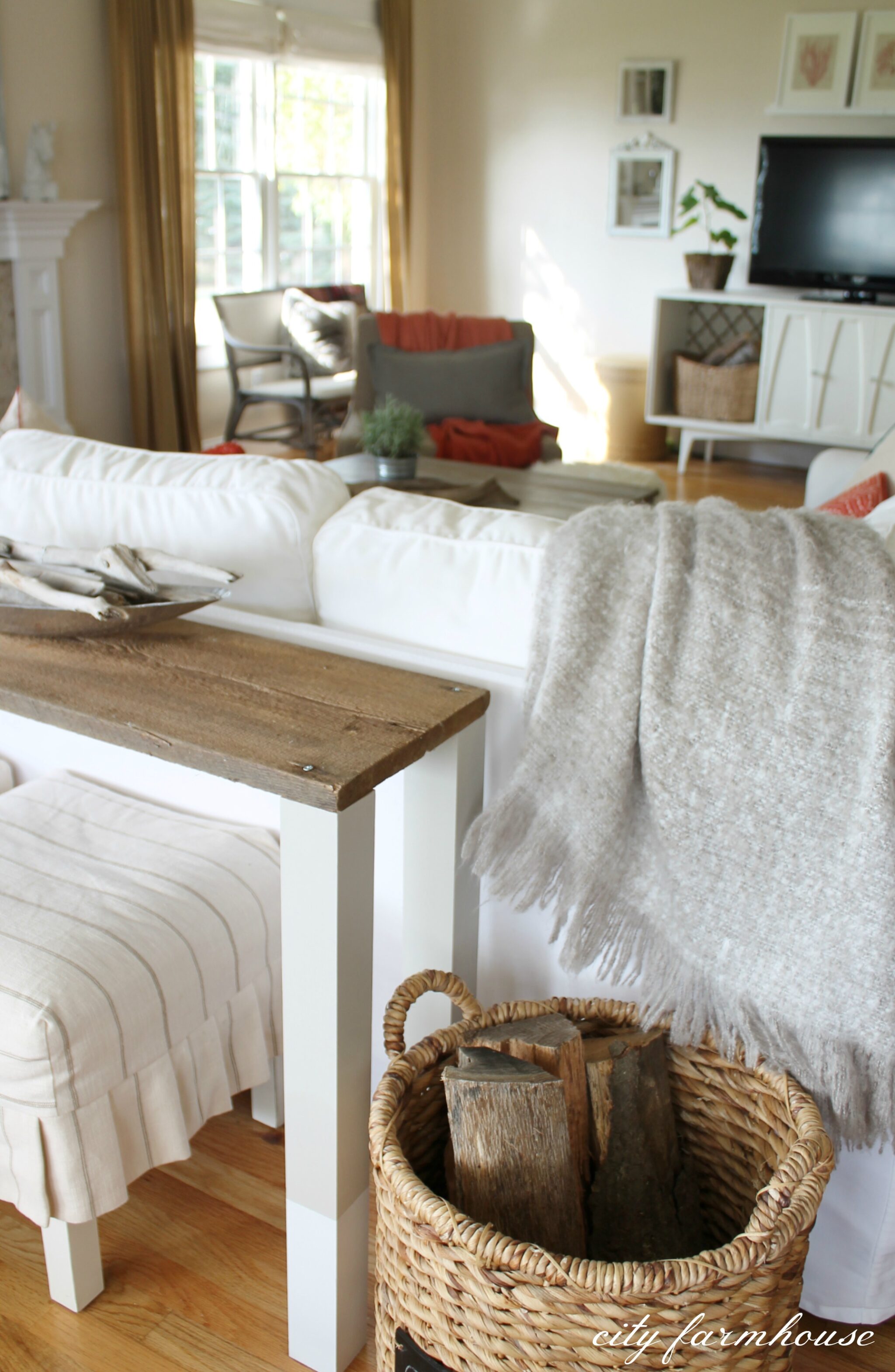 The Easiest DIY Reclaimed Wood Sofa Table - City Farmhouse