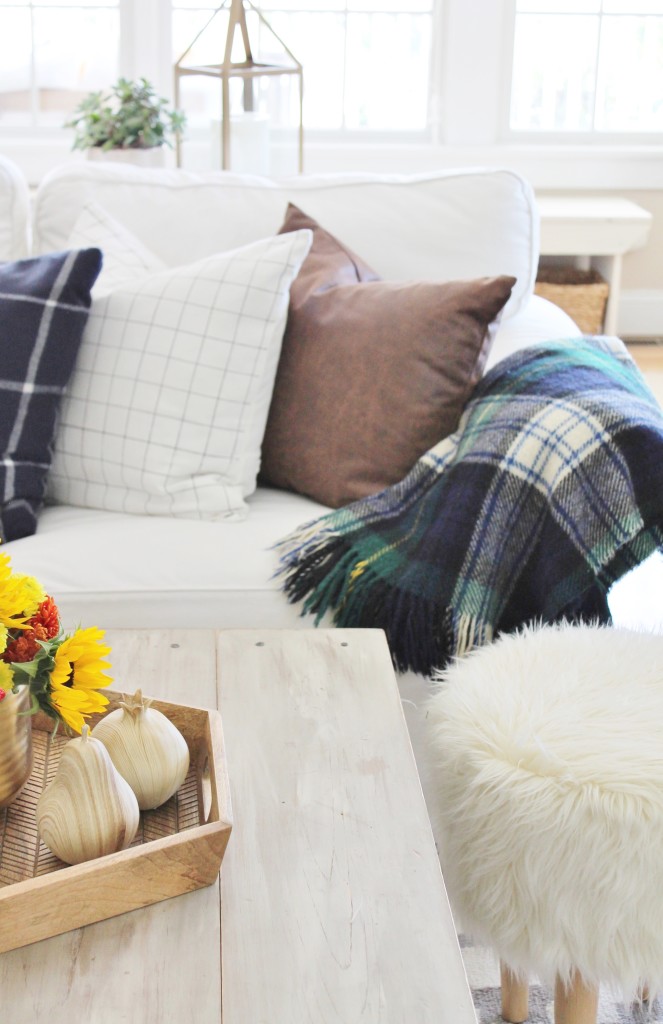 DIY Sharpie Grid Pillow for Under $5 & love of plaids