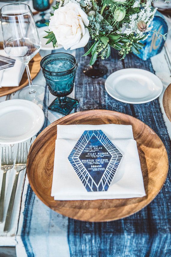 Table Setting by 100 Layer Cake-Sand + Sea Color Trend