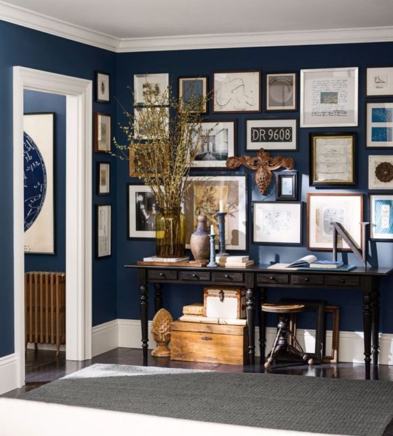 Navy Blue Paint, Houston life and style