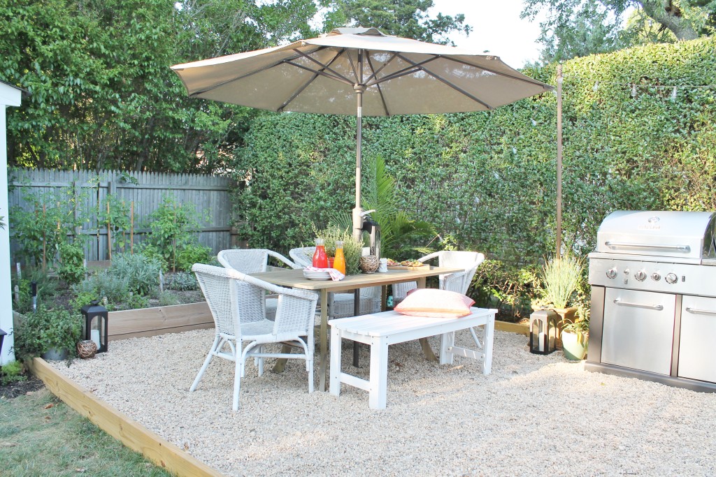 Hamptons Inspired Small Backyard-Outdoor Dining