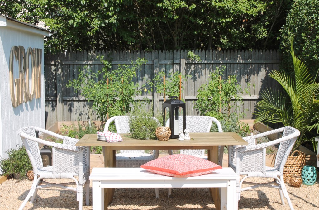 Outdoor Table + Chairs