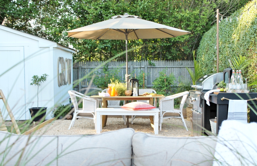 Hamptons Inspired Small Backyard-Dining Al Fresco