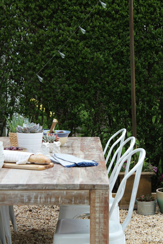 Outdoor Backyard Patio Challange -Farmhouse Tablescape 