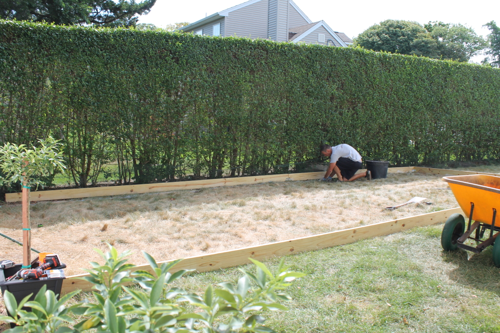Create A Diy Pea Gravel Patio The Easy Way City Farmhouse - How To Build A Gravel Patio
