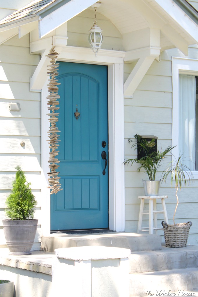 15 Beautiful Farmhouse Front Doors - City Farmhouse