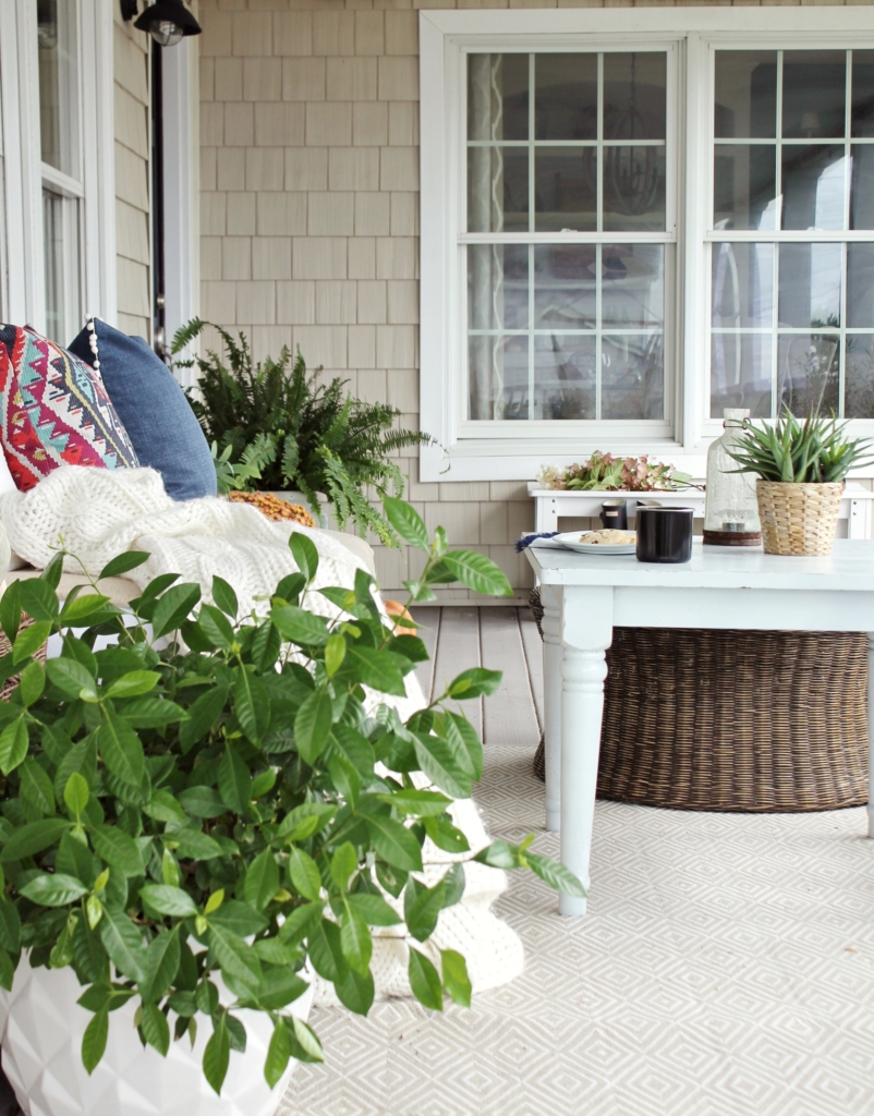 farmhouse-fall-porch-easy-updates-for-fall