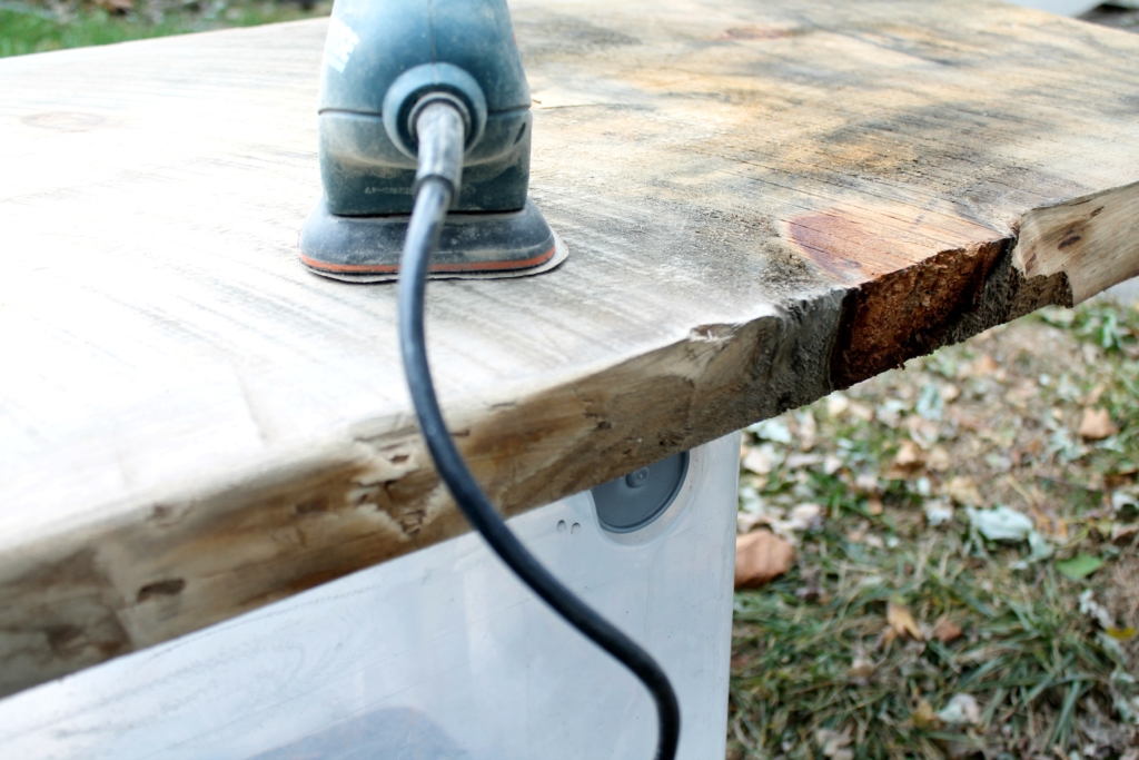 The Easiest DIY LIve Edge Bench With Hair Pins Legs. Mid-Century Modern, Rustic Bedroom Bench