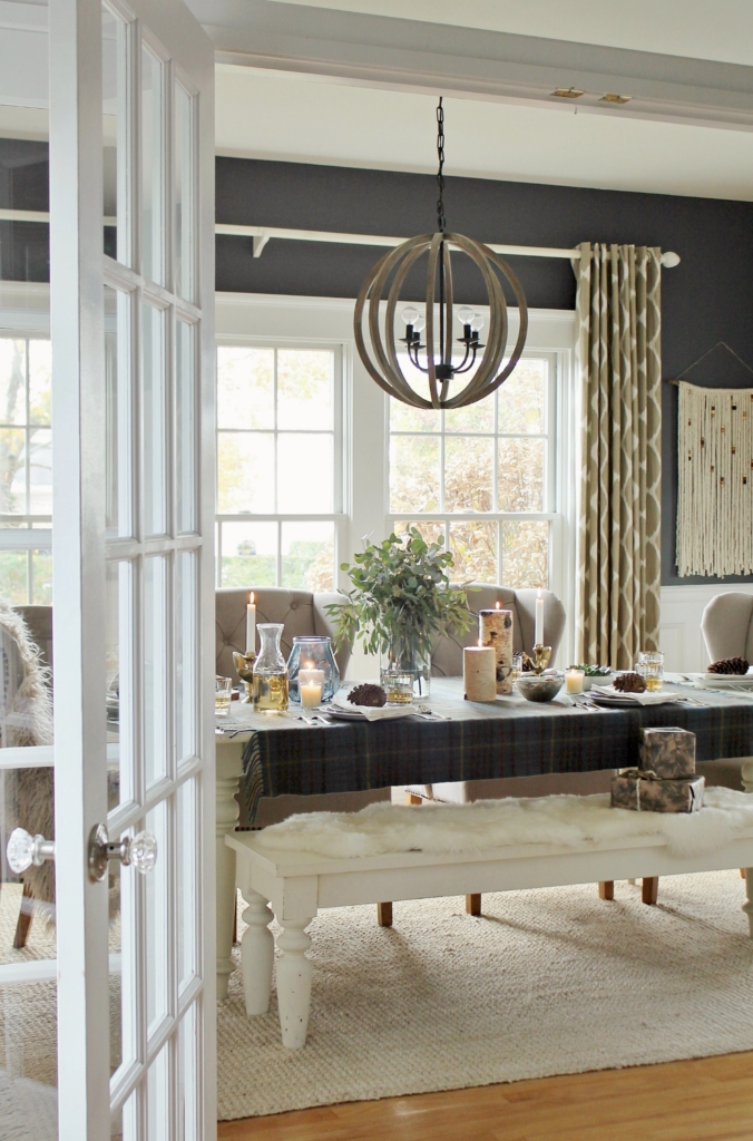 city-farmmhouse-holiday-dining-room-with-home-goods