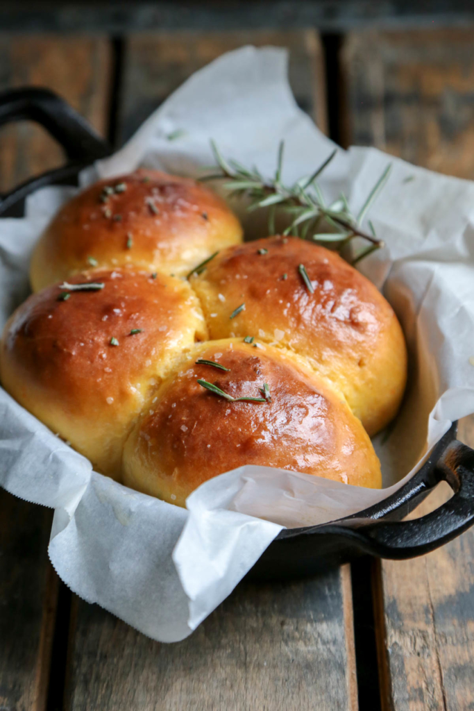 Best Holiday Recipes - Rosemary Sea Salt Sweet Potato Rolls - Country Cleaver