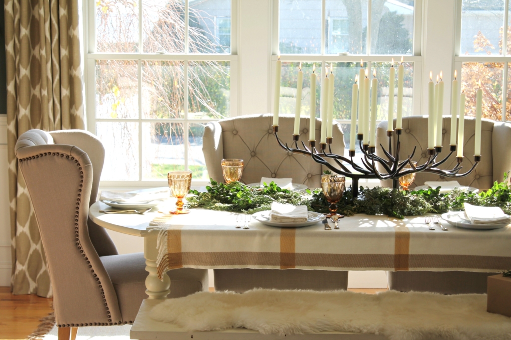 city-farmhouse-holiday-dining-room-with-birch-lane-wool-throw-as-tablecloth