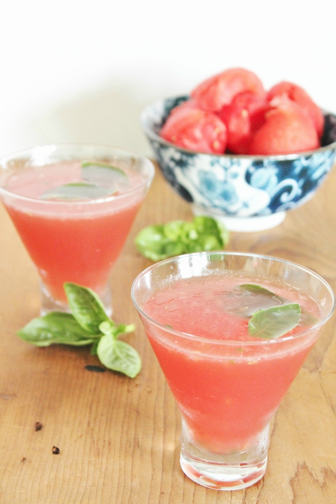 Skinny Watermelon-Basil Martini Under 100 Calories. Perfect summer cocktail!