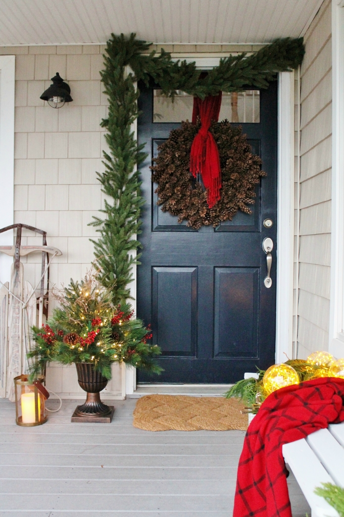 Holiday Housewalk: Woodland Inspired Front Porch