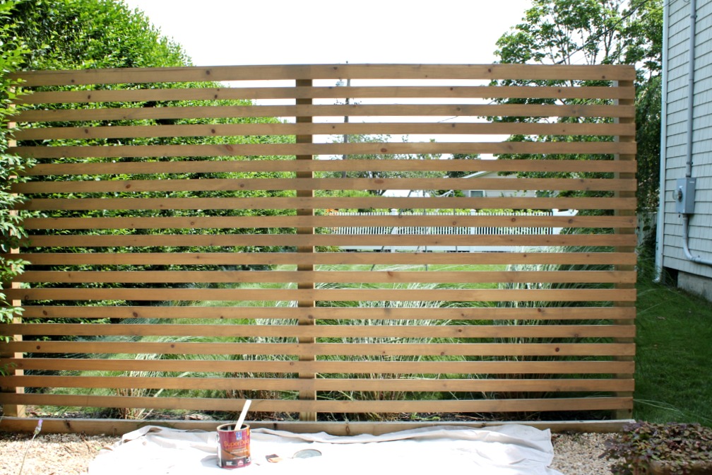 Modern outdoor privacy screen with Sherwin-Williams Super Deck