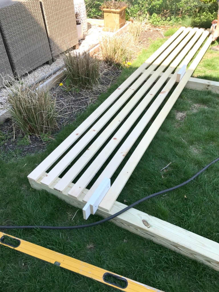 Budget-Friendly DIY Outdoor Privacy Screen