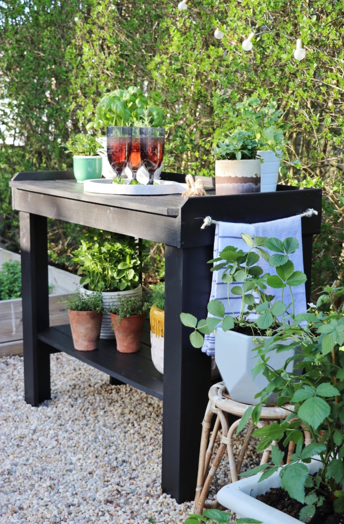 Outdoor Herb Bar: Give Your Summer Recipes A Little Something Extra