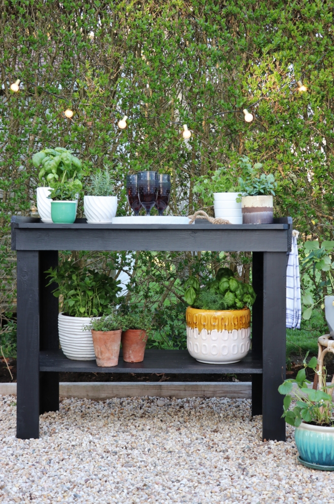 Outdoor Herb Bar: Give Your Summer Recipes A Little Something Extra