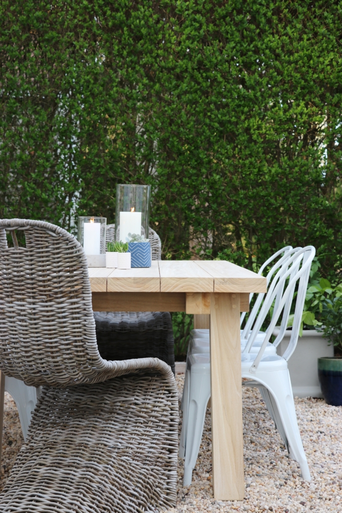 Farmhouse outdoor dining discount chairs