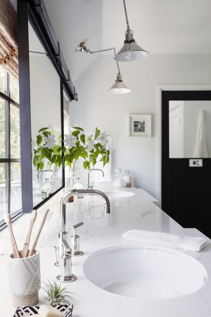 Chantilly HanStone Quartz: White and Black Bathroom Reno