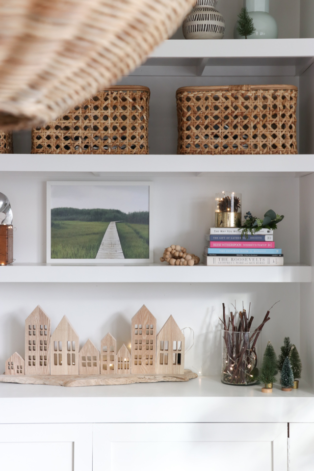 Holiday Housewalk-Earthy Coastal Christmas Tour