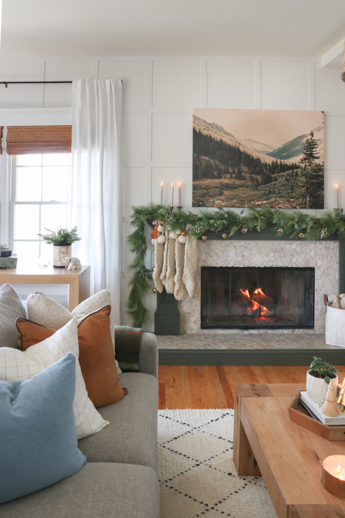 Aspen Inspired Holiday Housewalk. Christmas House Tour by City Farmhouse.