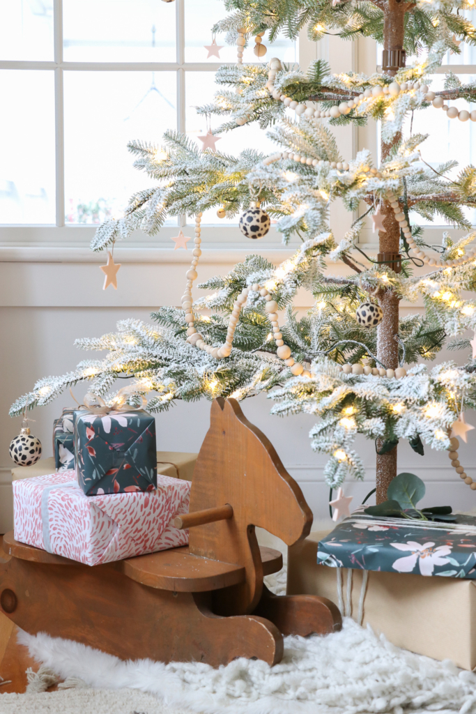 Aspen Inspired Holiday Housewalk. Christmas House Tour by City Farmhouse.