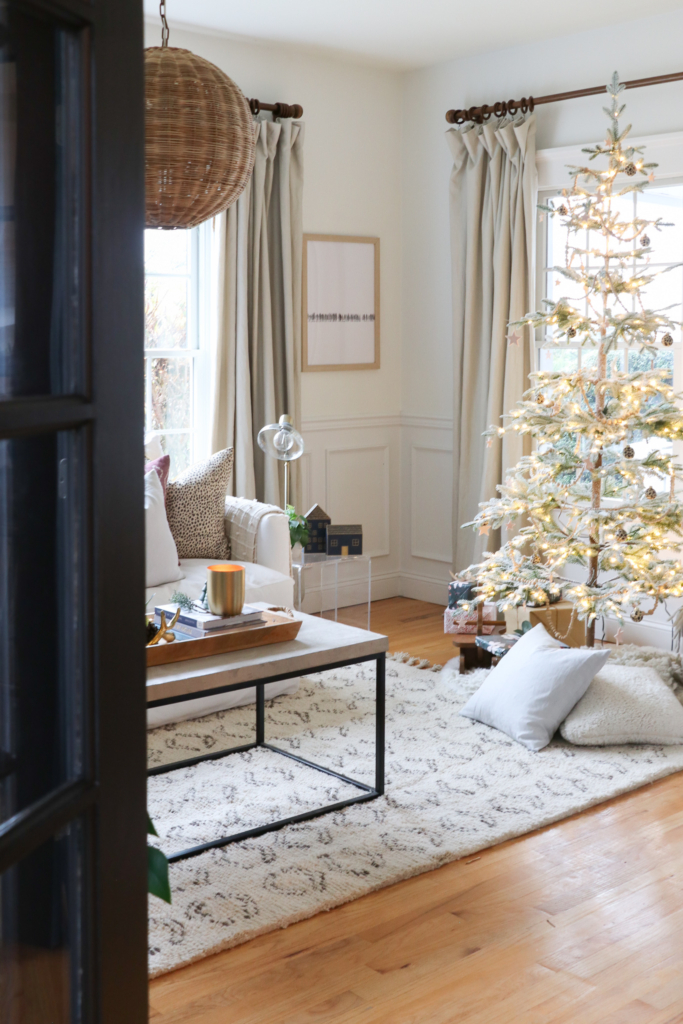 Aspen Holiday Christmas Tree-Simple Styling Ideas