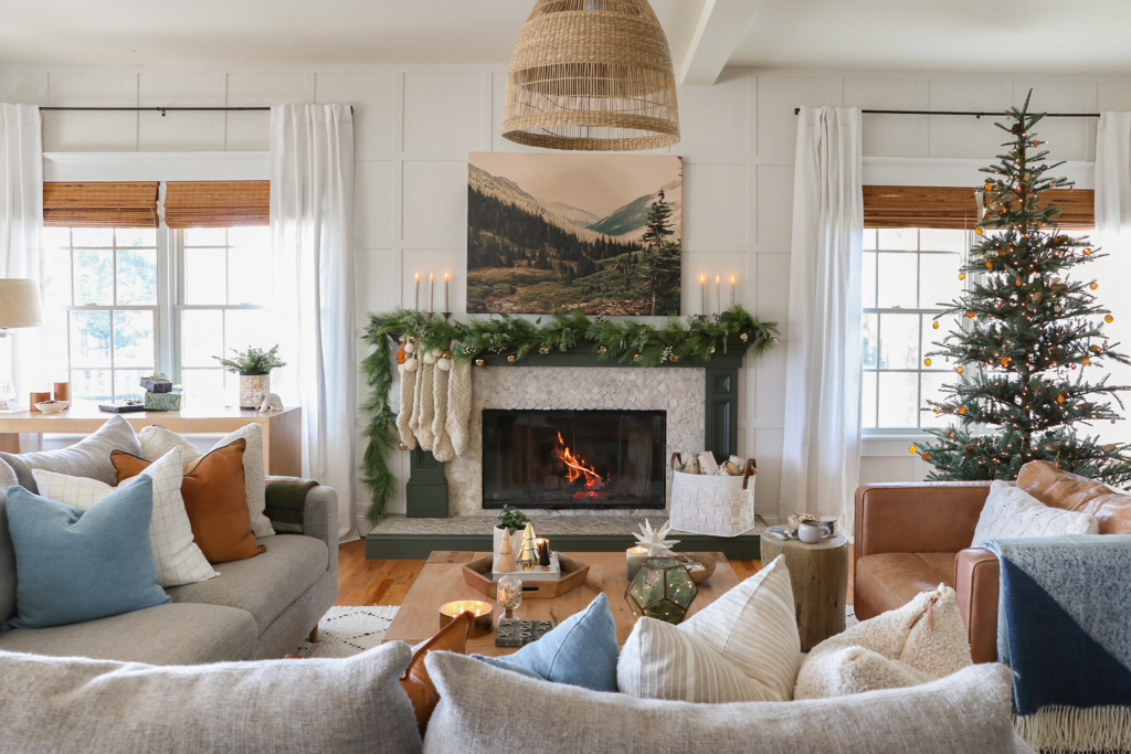 Aspen Inspired Holiday Housewalk. Christmas House Tour by City Farmhouse.