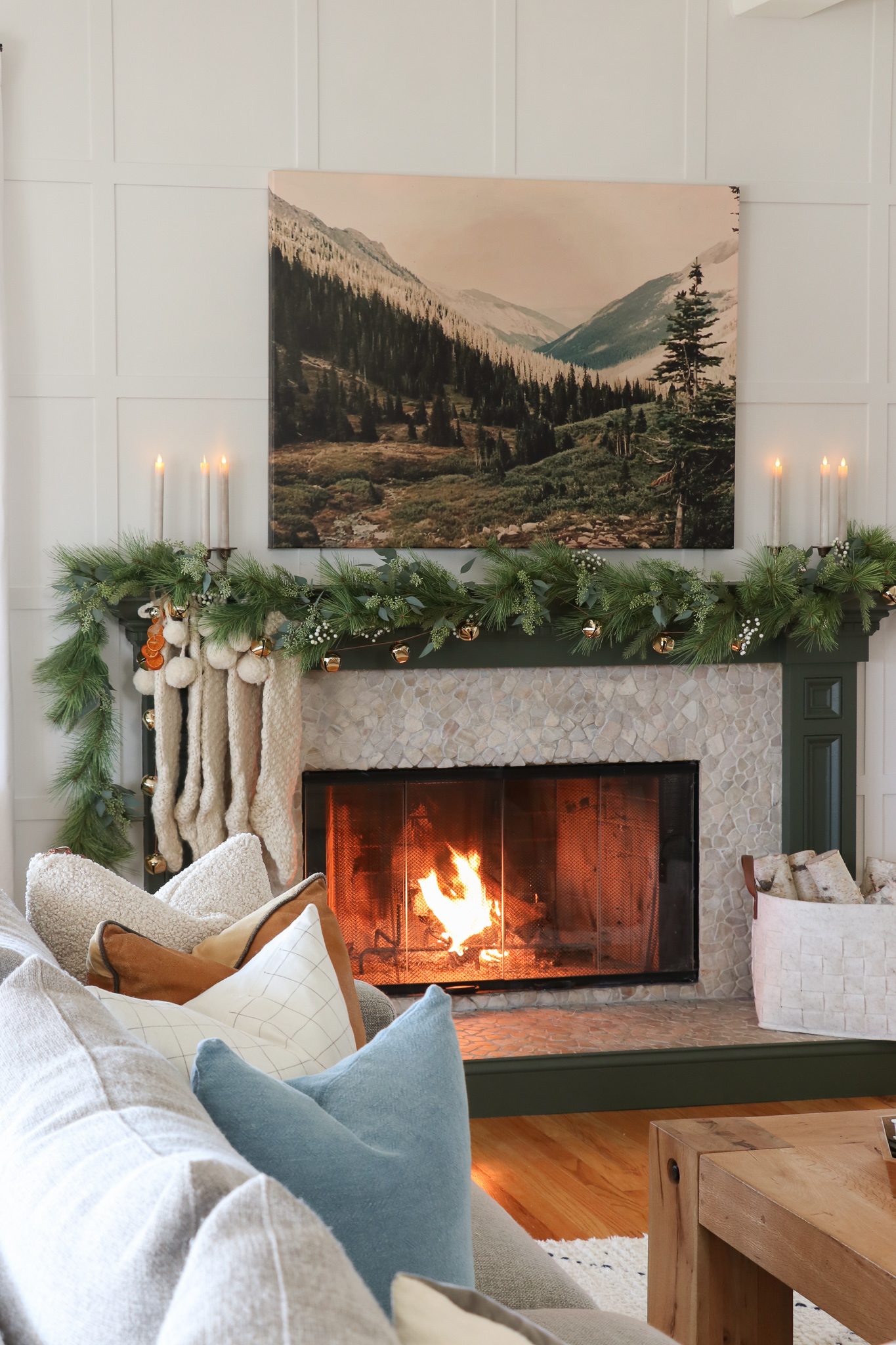 Aspen Inspired Christmas Mantle & Why It’s My Favorite