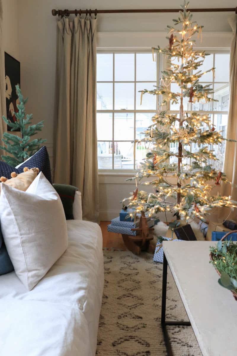 Natural and Romantic Christmas Tree Ideas