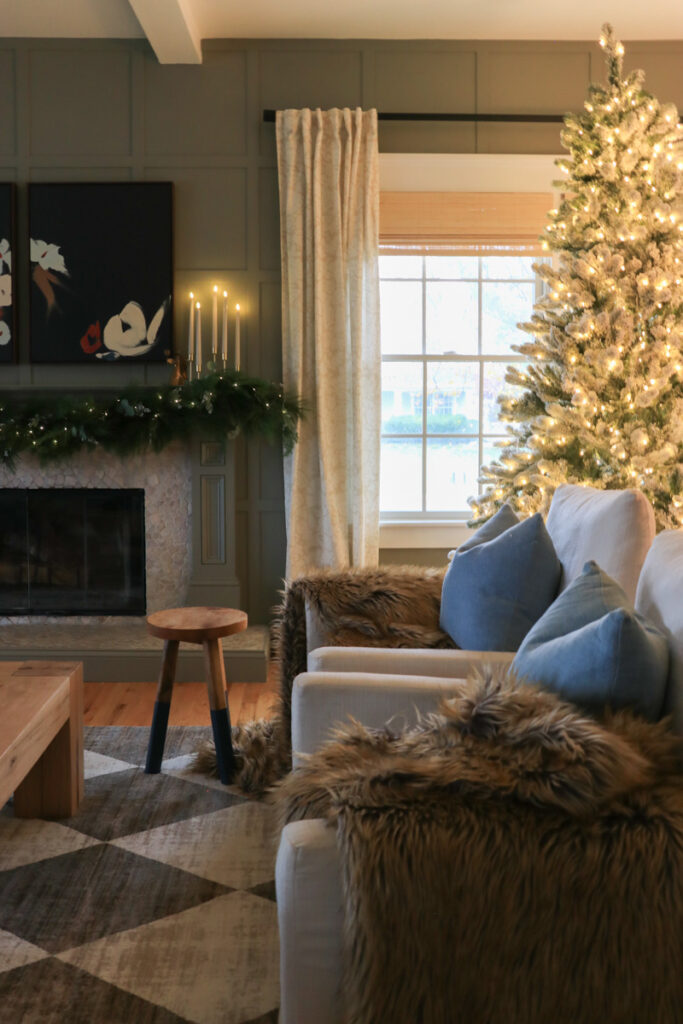 5 Simple Cozy Christmas Mantel Ideas