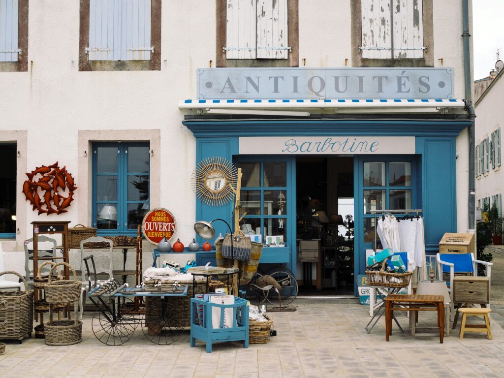 City Farmhouse in France- A Nancy Meyers Inspired Escape. la Rochelle France. Feel like the Main Character in your own life.
Alena Torgonskaya Unspalsh