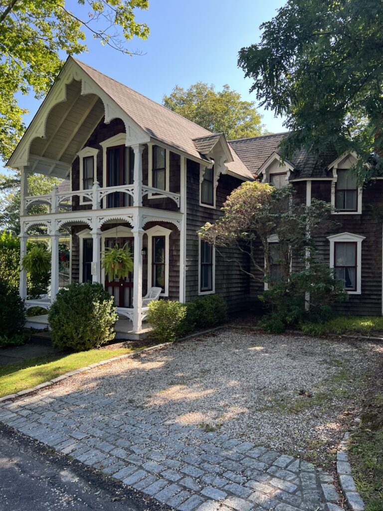 The Summer I Found You by Jennifer O'Brien. Aunt Lil's house.